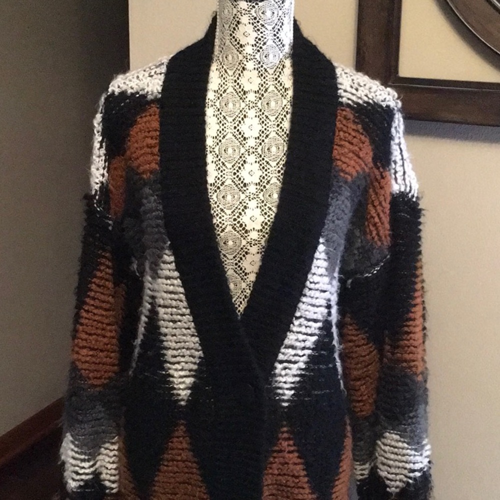 [JOYCE] OVERSIZED FUZZY CARDIGAN SWEATER